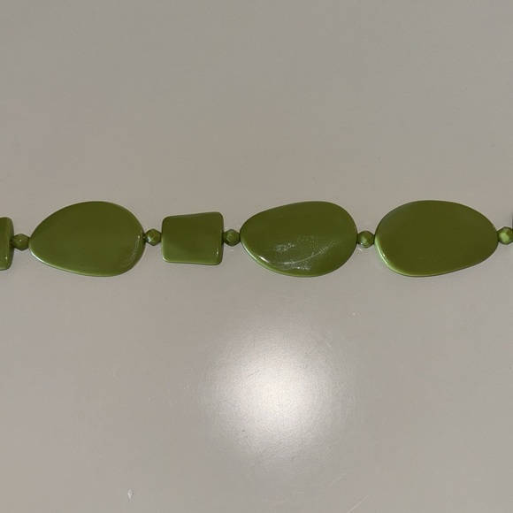 Bold Fashion Costume Necklace Geometric Shapes In A Stunning Green Shade - Picture 13 of 16